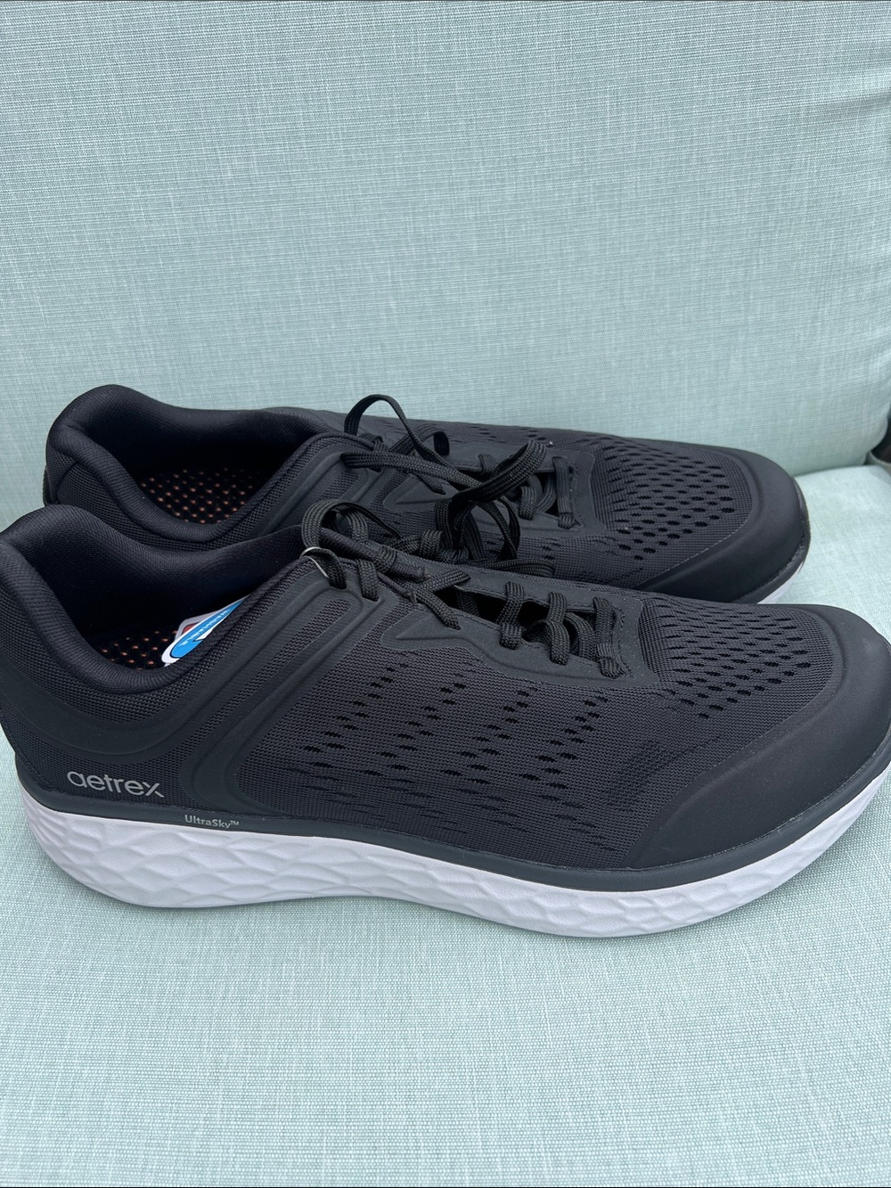 NWT Aetrex Men' running shoes sz 12